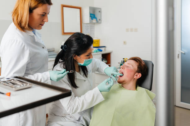 Best Emergency Tooth Extraction  in Flint, MI